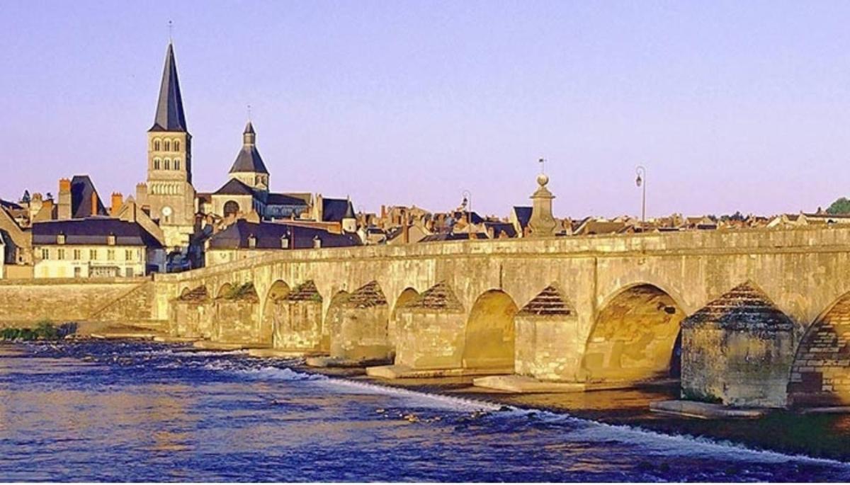 Maison De Village En Bord De Riviere Narcy Dış mekan fotoğraf
